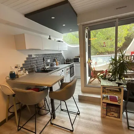 Peaceful With A View Of The Ponant Pond